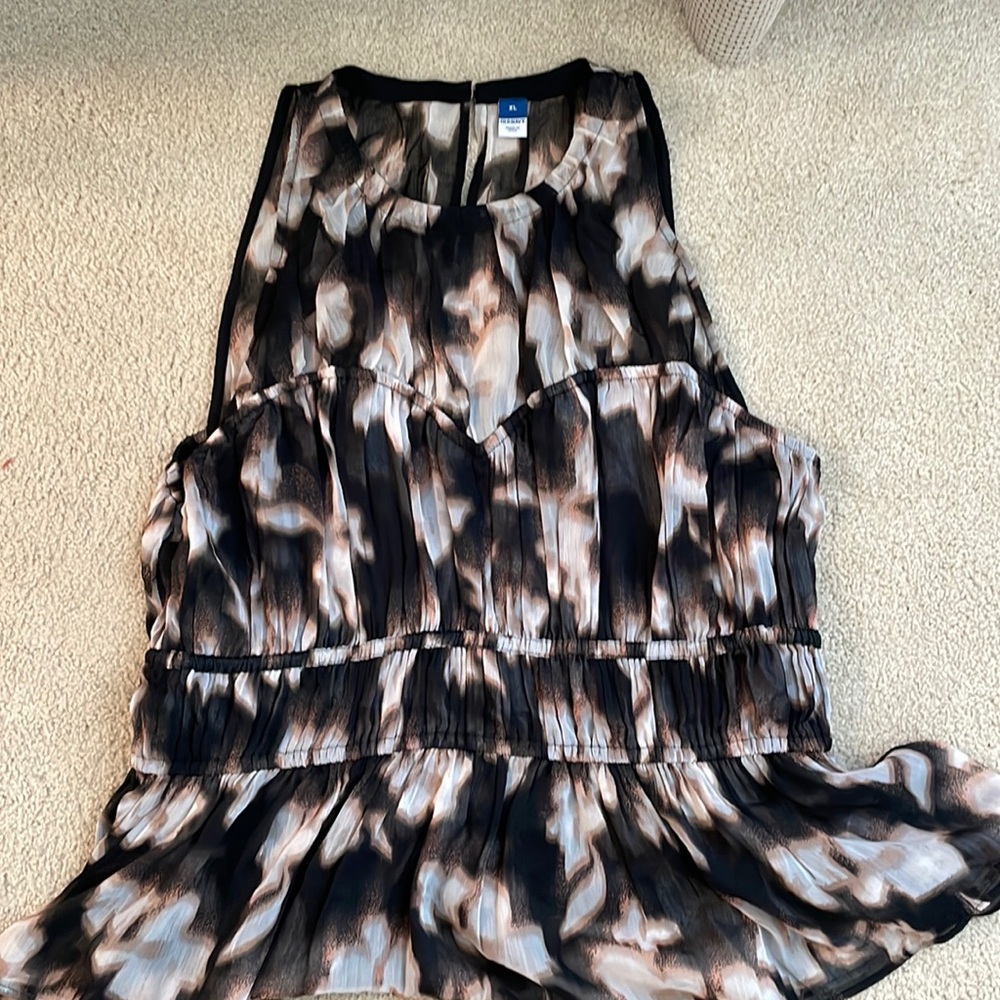 Old navy XL women’s blouse. Never worn